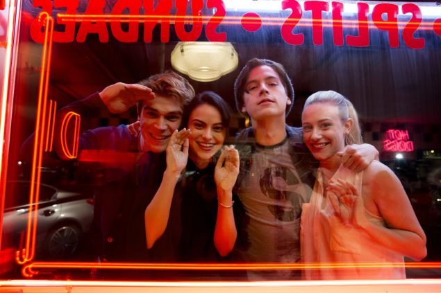  KJ Apa, Camila Mendes, Cole Sprouse and Lili Reinhart in Riverdale. 