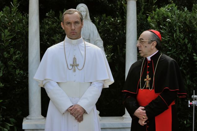 Jude Law as Lenny Belardo and Silvio Orlando as Cardinal Voiello. 