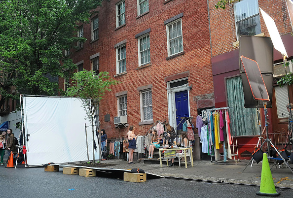 Lena Dunham, Allison Williams, Jemima Kirke and Zosia Mamet filming the HBO series 'Girls' Photo: ANDERSON/Bauer-Griffin/GC Images