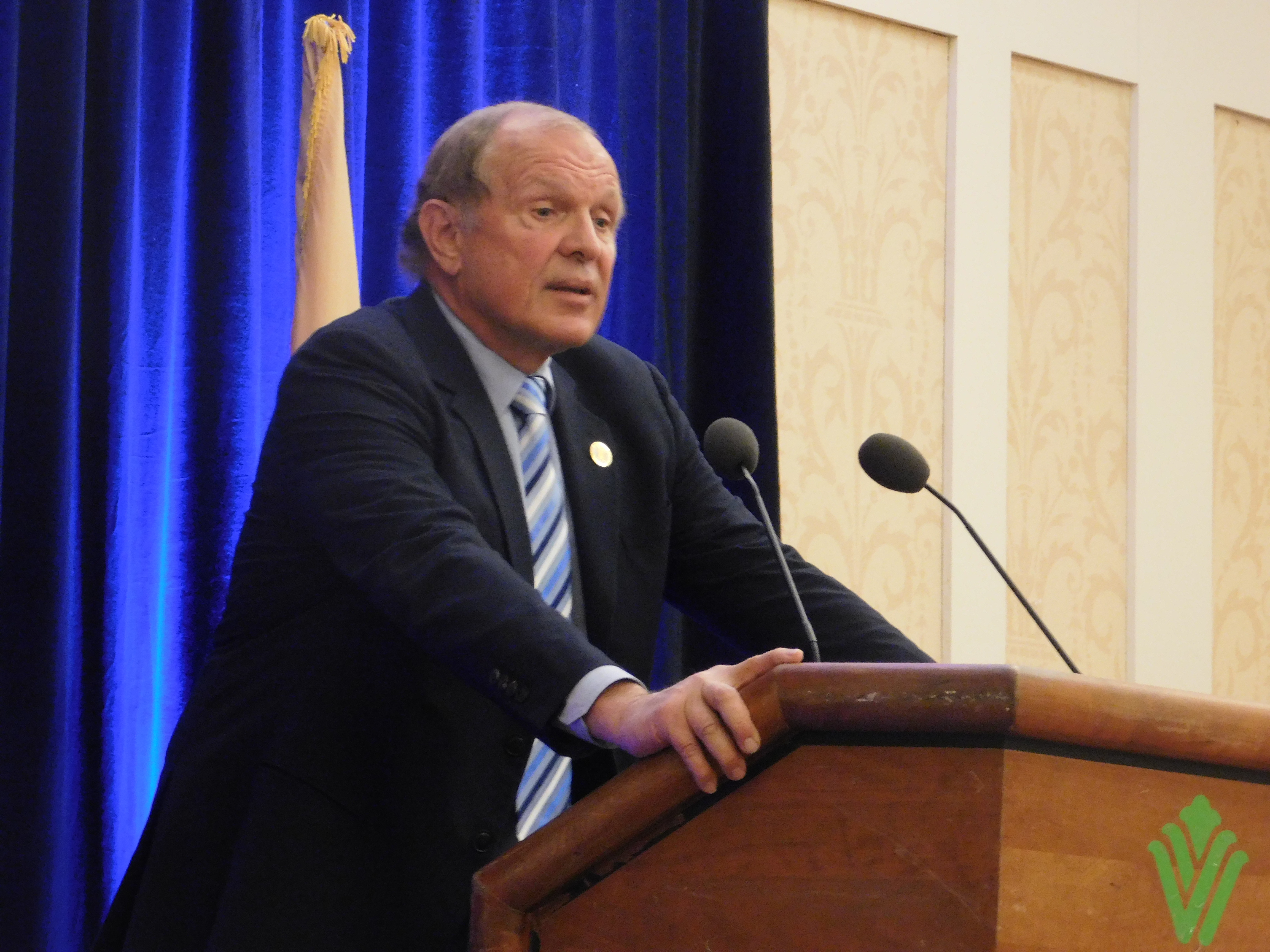 State Senator Ray Lesniak spoke ahead of Christie's State of the State.