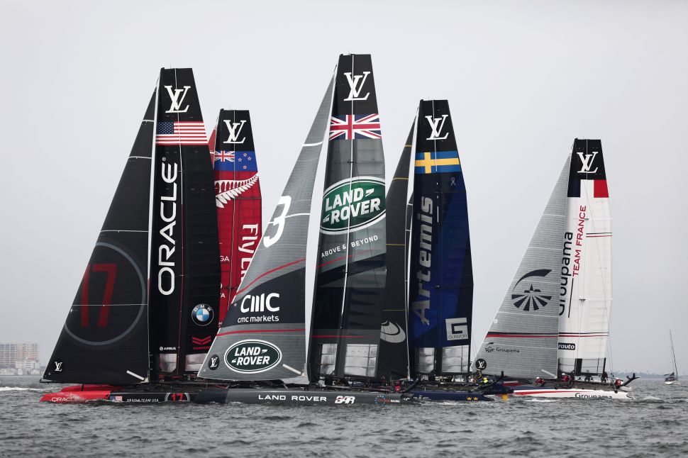 Oracle Team USA, Emirates Team New Zealand, Land Rover BAR of Great Britain, Artemis Racing of Sweden and Groupama Team France compete in the last day of the Louis Vuitton America's Cup World series, in Fukuoka on November 20, 2016. 