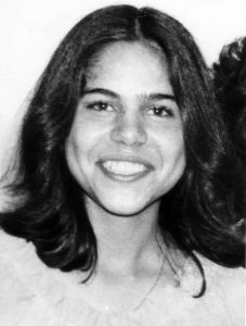 Muna Mahmudnizhad, 17, was one of 10 Bahá’í women executed in Shiraz on 18 June 1983. The primary charge against her: teaching Bahá’í children’s classes.
