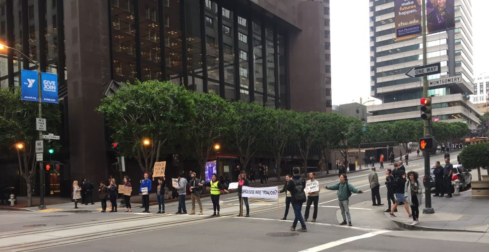 Jewish demonstrators at California and Montgomery Streets disrupted the morning rush in San Francisco.