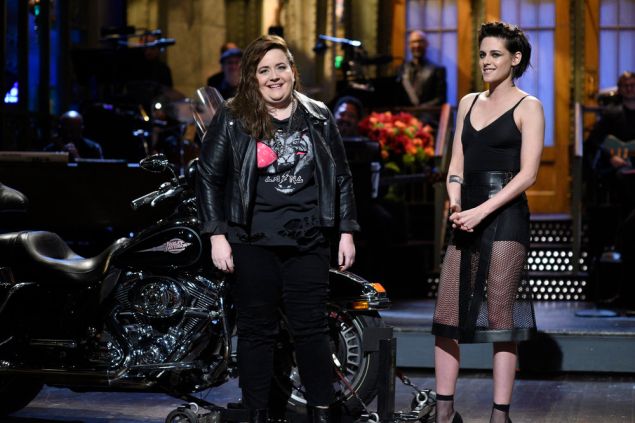 Aidy Bryant and host Kristen Stewart.