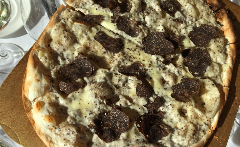 La Marmite's truffle pizza.