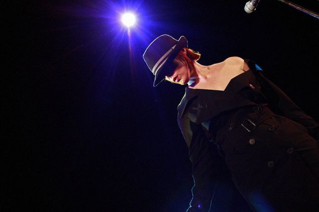 US singer Suzanne Vega performs in her show at a Sydney Theatre, 30 January 2008. The American singer is touring around Australia till 06 February. AFP PHOTO/Anoek DE GROOT (Photo credit should read ANOEK DE GROOT/AFP/Getty Images)