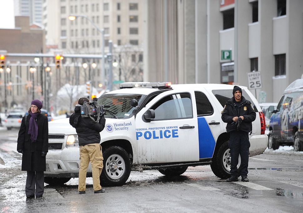 A Homeland Security police vehicle near Federal Court before a hearing for Nigerian bombing suspect Umar Farouk Abdulmutallab January 8, 2010 in Detroit, Michigan. Abdulmutallab is accused of trying detonate explosives on a Northwest flight from Amsterdam to Detroit on December 25, 2009. AFP PHOTO/Stan Honda (Photo credit should read STAN HONDA/AFP/Getty Images)