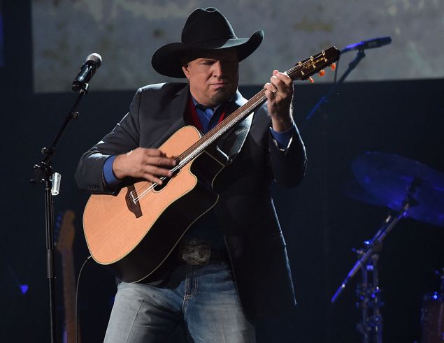 NASHVILLE, TN - OCTOBER 26: Inductee Garth Brooks performs during the Musicians Hall Of Fame 2016 Induction Ceremony & Show at Nashville Municipal Auditorium on October 26, 2016 in Nashville, Tennessee. (Photo by Rick Diamond/Getty Images)