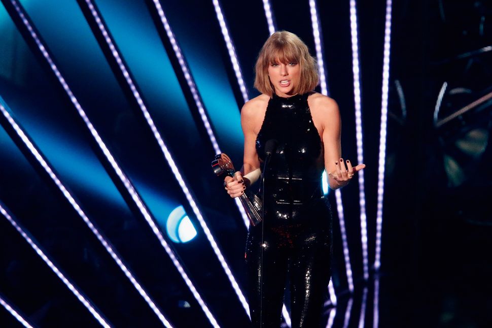 Taylor Swift Look What You Made Me Do Reactions