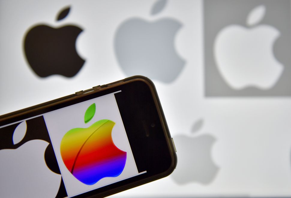 Apple Ronald D. Moore Streaming