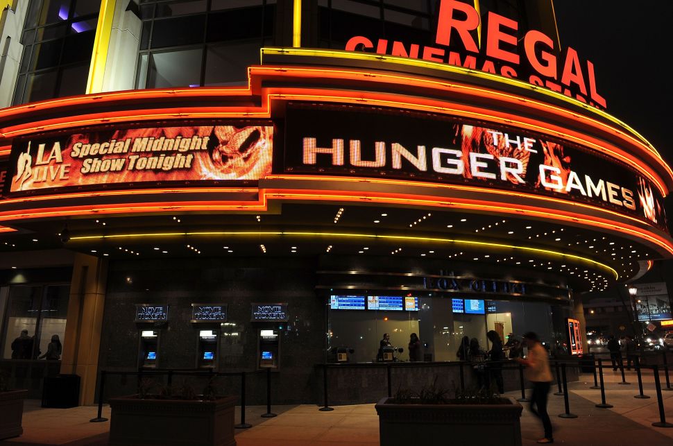 Cineworld Regal Bid Theater Chain