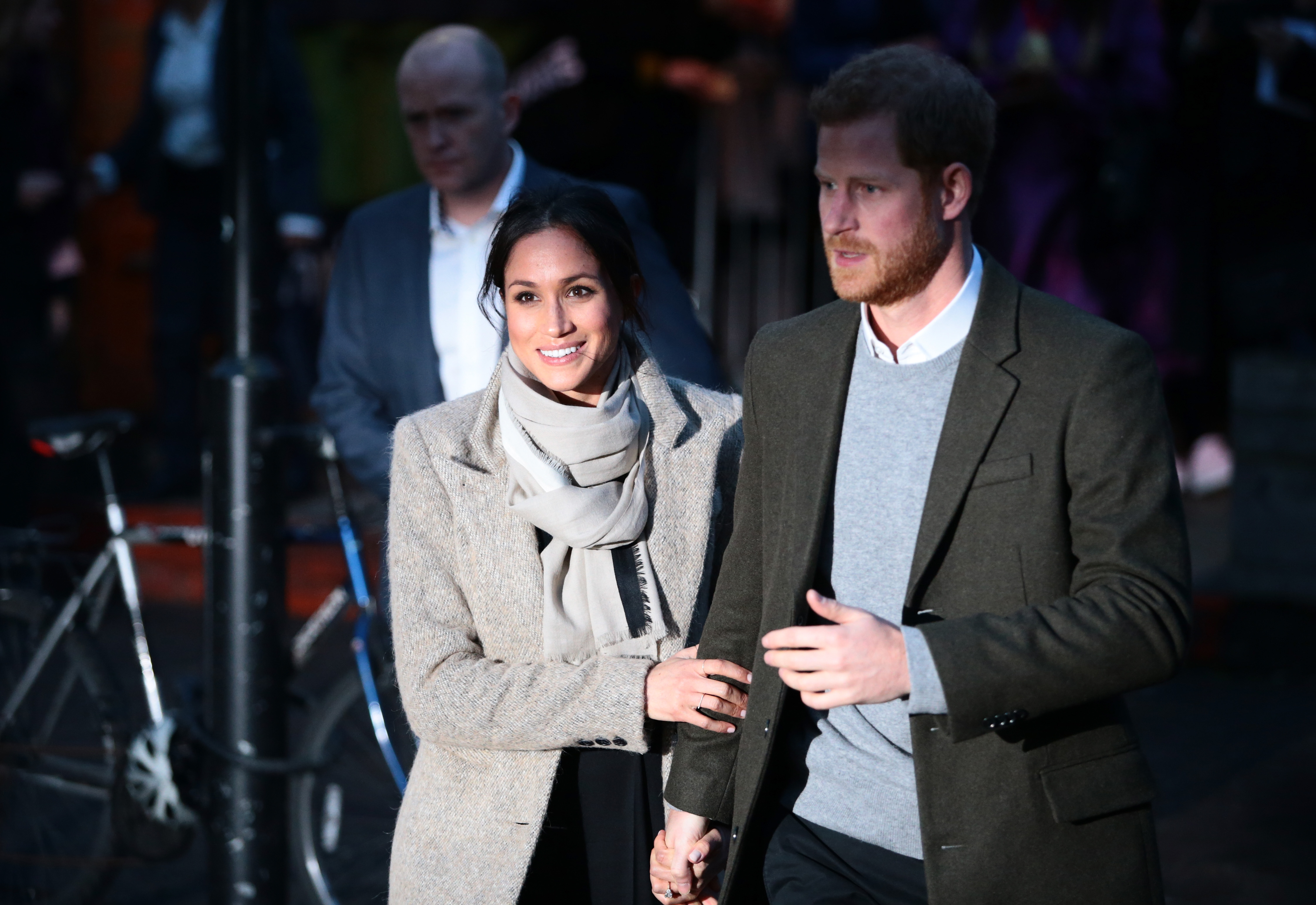 prince harry engaged to actress