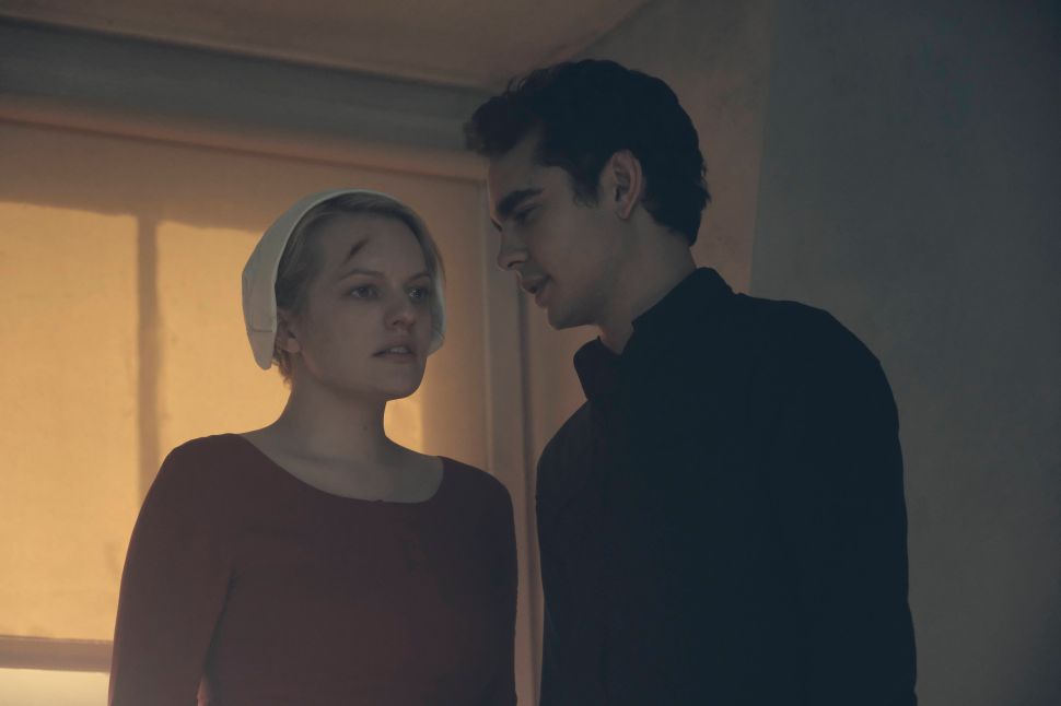Hulu vs Netflix Handmaid's Tale