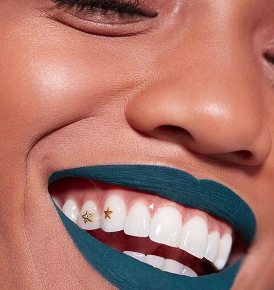 where celebrities get tooth gems