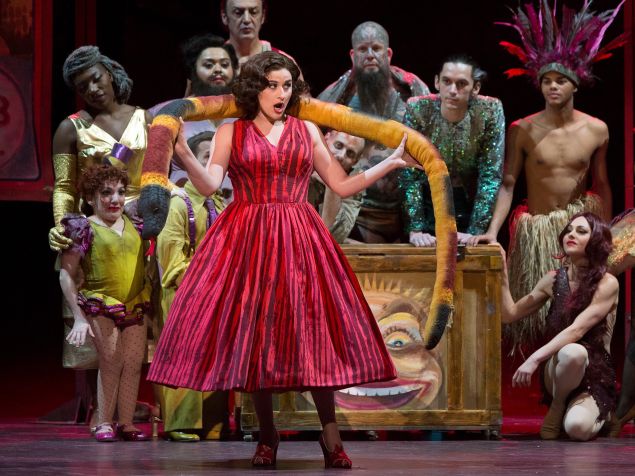 Serena Malfi (Dorabella) wows Coney Island in 'Cosi Fan tutte".