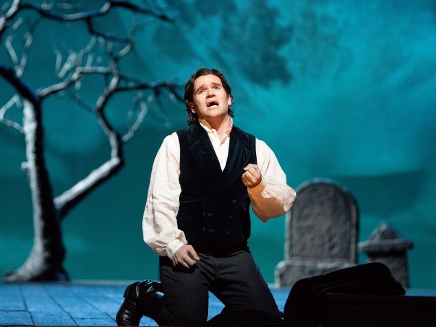 Lovesick Edgardo (Michael Fabiano) entertains thought of suicide in 'Lucia di Lammermoor'.