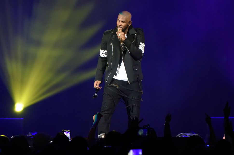 R. Kelly Leaved Video Sex Cult