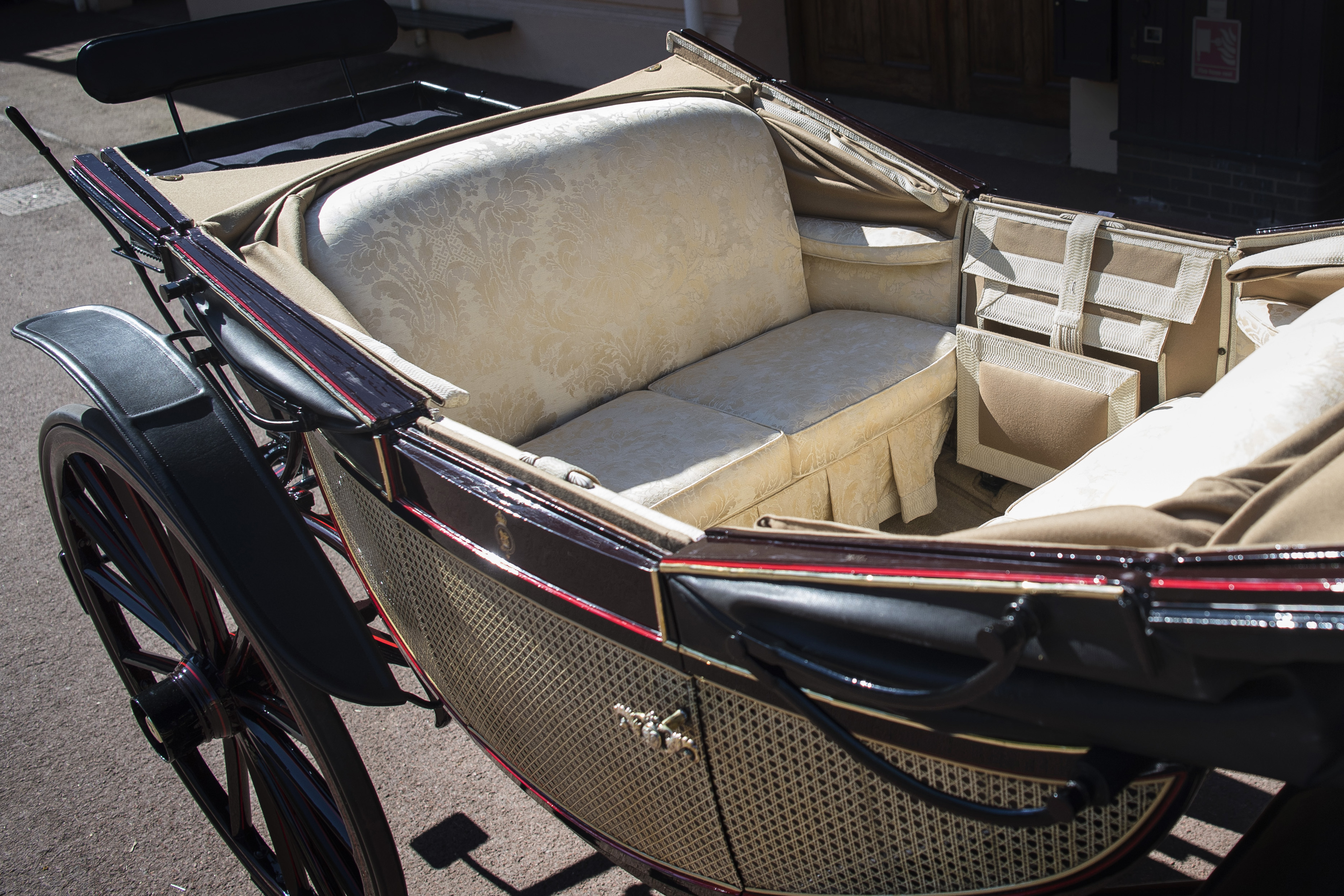 royal wedding carriage photos