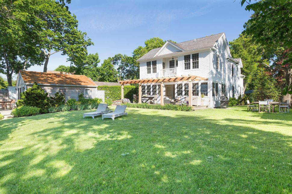 Real Housewife of New York Luann de Lesseps discounted the price of her Sag Harbor house. 