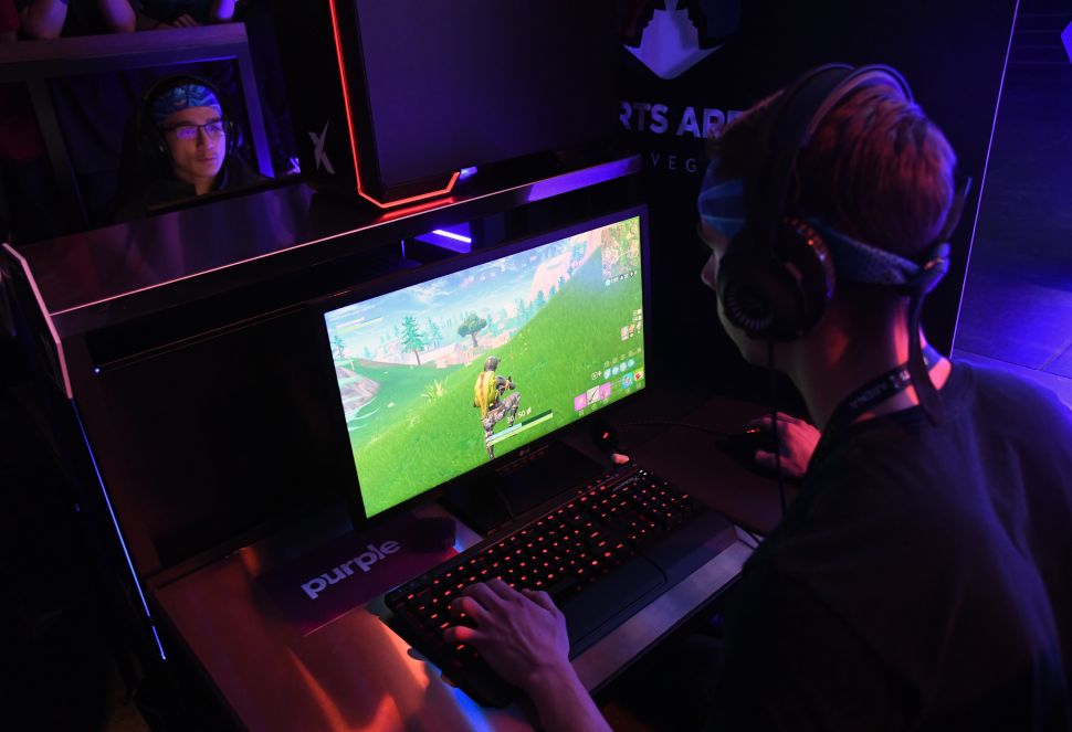Dating Professional Video Game Players
