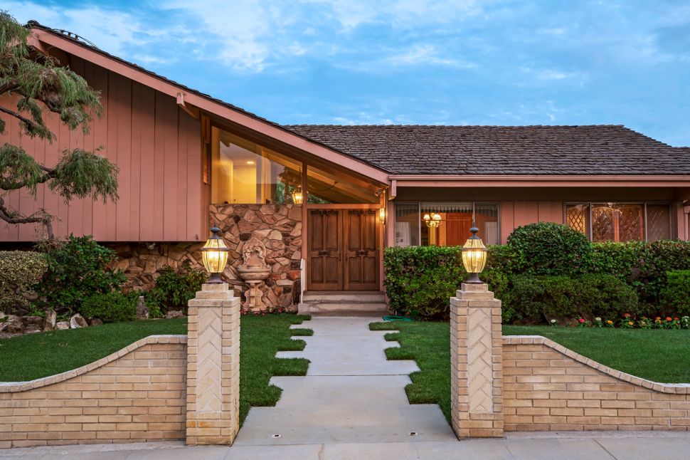 Brady Bunch home