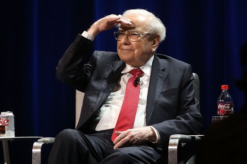 Warren Buffett buys $360 million of Indian startup Paytm