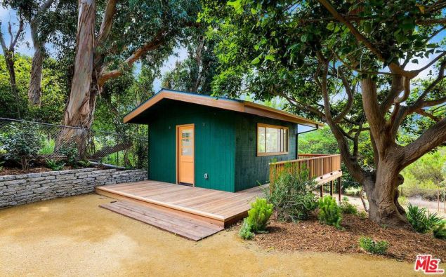 Julia Roberts Malibu beach house