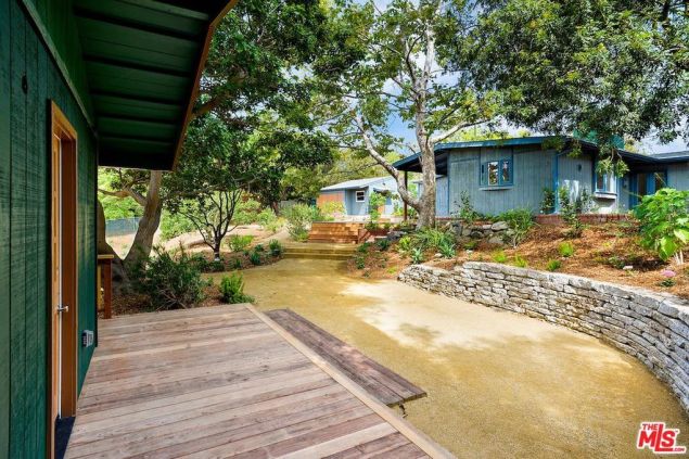 Julia Roberts Malibu beach house