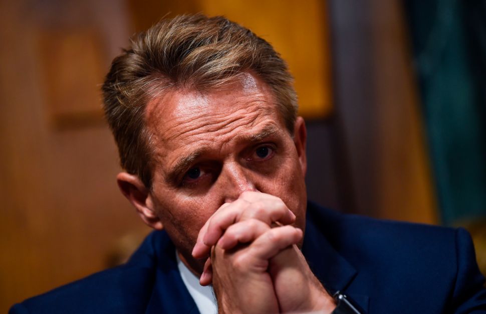 Jeff Flake Calls For Fbi Investigation Into Brett Kavanaugh Observer