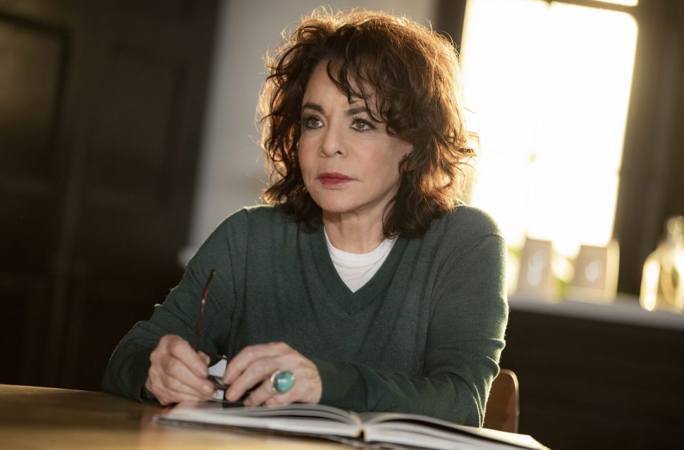 Stockard Channing stars in 'Apologia'