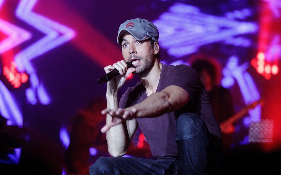 Enrique Iglesias is celebrating the fact that he's more popular than Donald Trump on Mexican Twitter.