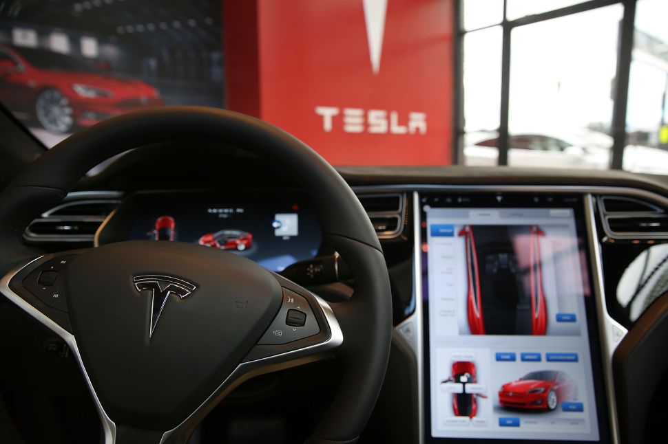Tesla's driver assistance system is not designed for fully autonomous driving. 