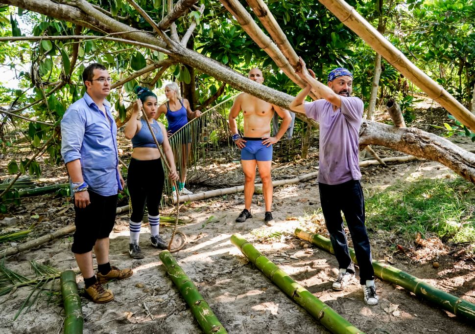 Contestants Rick Devens, Wendy Diaz, Kelly Wentworth, Dan "Wardog" Dasilva and David Wright on the premiere of 'Survivor: Edge of Extinction' on CBS.