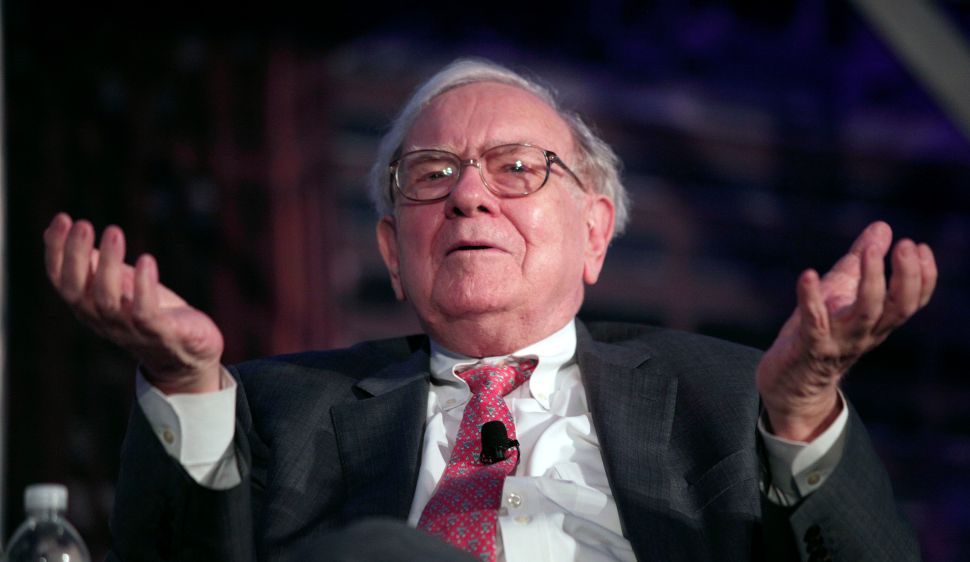 Neither Warren Buffett nor his right-hand man Charlie Munger use an iPhone.
