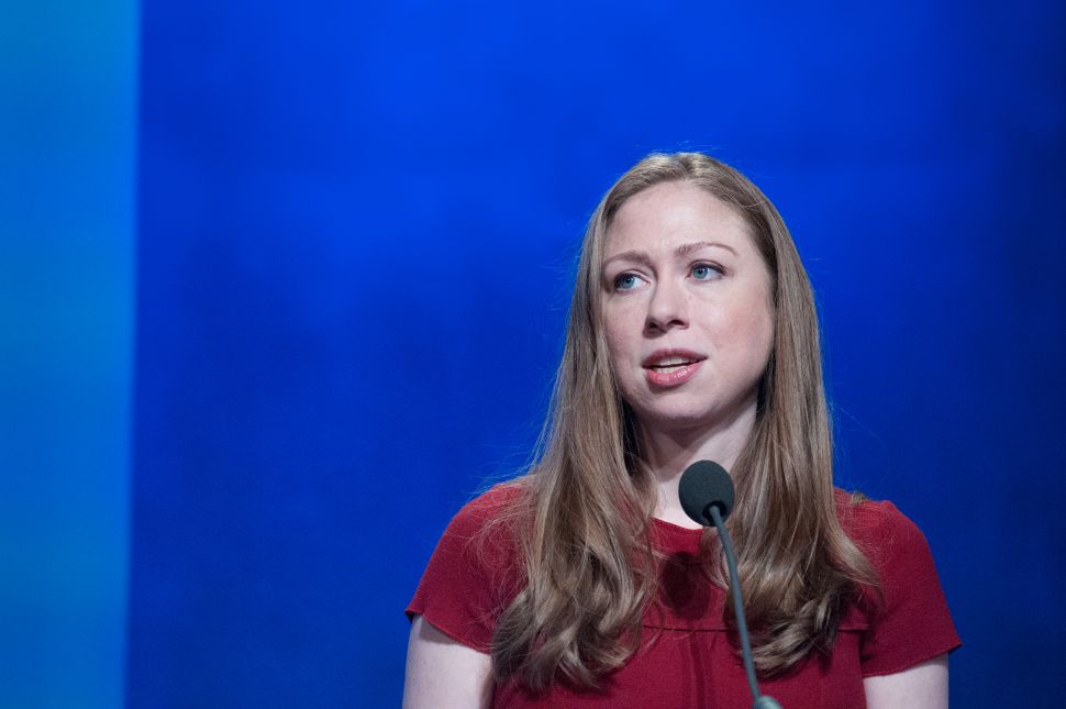 Chelsea Clinton is getting a lot of praise for standing her ground after being unfairly blamed for the New Zealand massacre of Muslims.