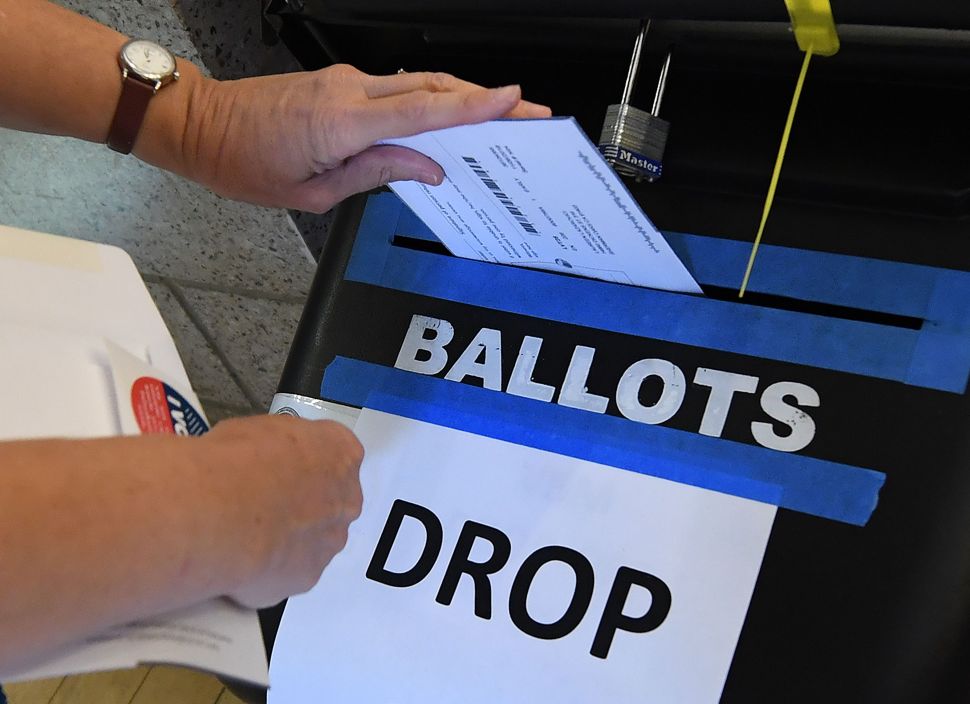 The bill would require voting systems that create paper records that can be audited.