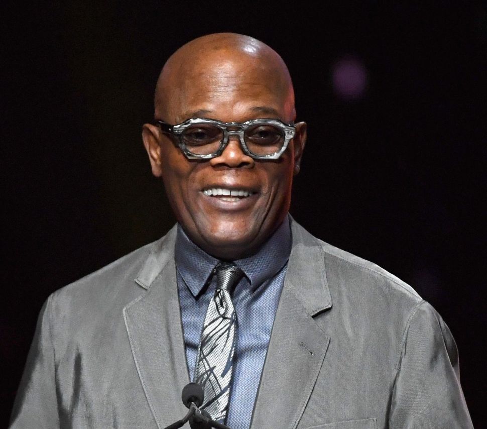 Samuel L. Jackson wears a bespoke pair of horn eyeglasses handcrafted by Max Shustovskiy at the CinemaCon Big Screen Achievement Awards on April 26, 2018.