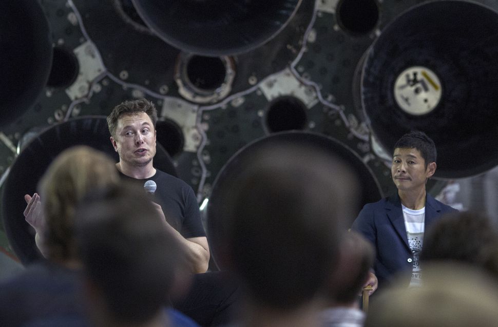 Yusaku Maezawa has signed up to be SpaceX's first moon traveller.