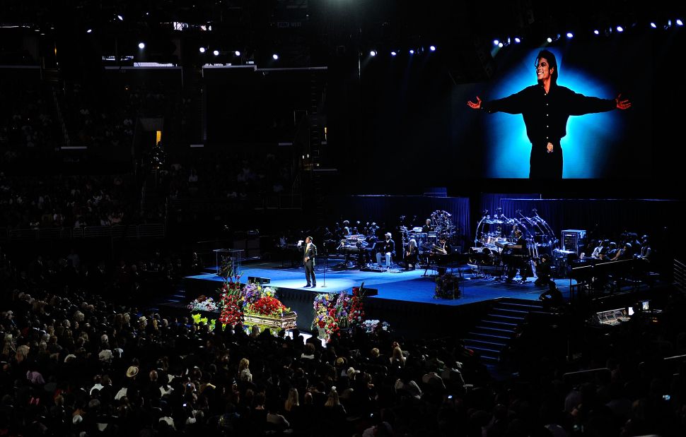 Singer Jermaine Jackson performs at the Michael Jackson public memorial service held at the Staples Center on July 7, 2009 in Los Angeles, California.