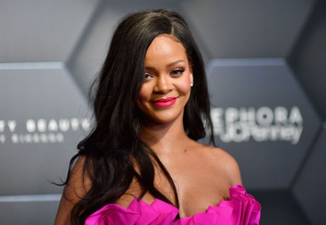 Rihanna lists Hollywood Hills home for rent