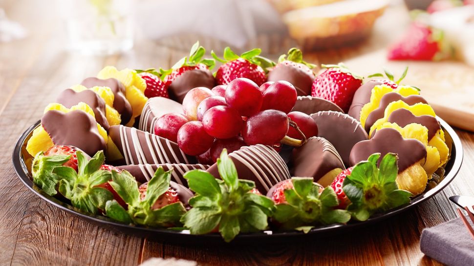 Edible Arrangements introduces CBD-infused edibles.