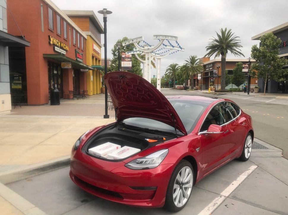 Tesla owners in the Bay Area delivered donuts to Tesla staff before the end of the second quarter.