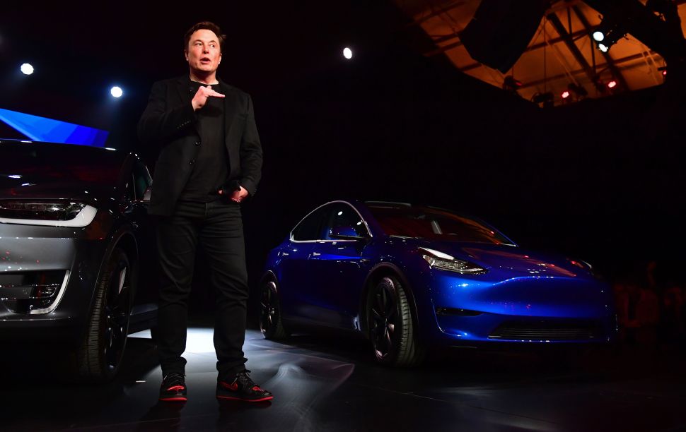 CEO Elon Musk has just announced that Tesla cars will soon be able to talk to pedestrians via external speakers.