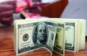 IRAQ-ECONOMY-MONEY-EXCHANGE