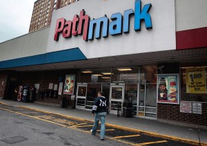 Traditional Supermarkets Haven’t Thrown in the Towel in Manhattan A Pathmark grocery store, which is part of the collapsing A&P empire. (Photo: Chris Hondros/Getty Images)