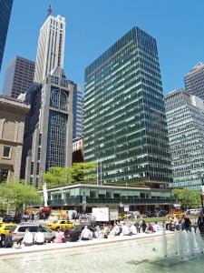 Four Iconic Properties That Have Faced Financial Woes Lever House at 390 Park Avenue (David Shankbone/Wikipedia).