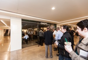 Lines out the door are usual sights at 1 New York Plaza's retail concourse (Photo: Emily Assiran/ For Commercial Observer). 