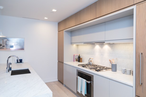 Under Construction: 550 Vanderbilt Avenue The model kitchen at the 550 Vanderbilt sales center (Photo: Kaitlyn Flannagan for Commercial Observer).
