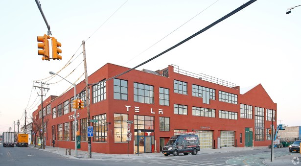 buildingphoto12 Christopher DeCrosta Sees Apple, Tesla and J. Crew as Just the Beginning for Brooklyn