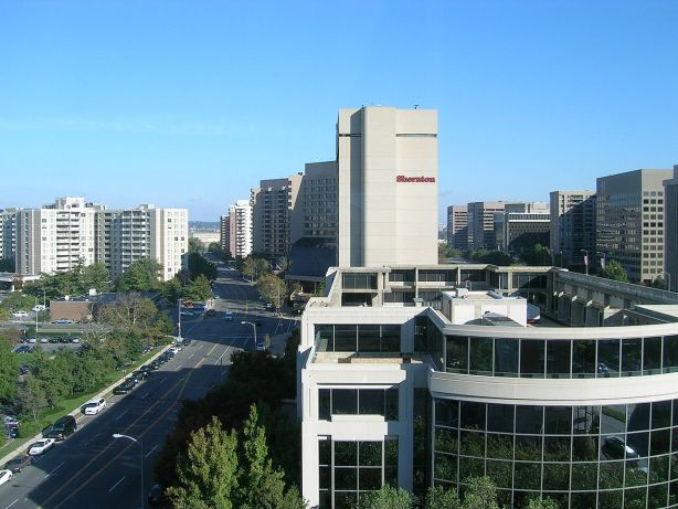 Capital Investment: A Look at Washington, D.C.’s Real Estate Market 1280px crystalcity Capital Investment: A Look at Washington, D.C.’s Real Estate Market